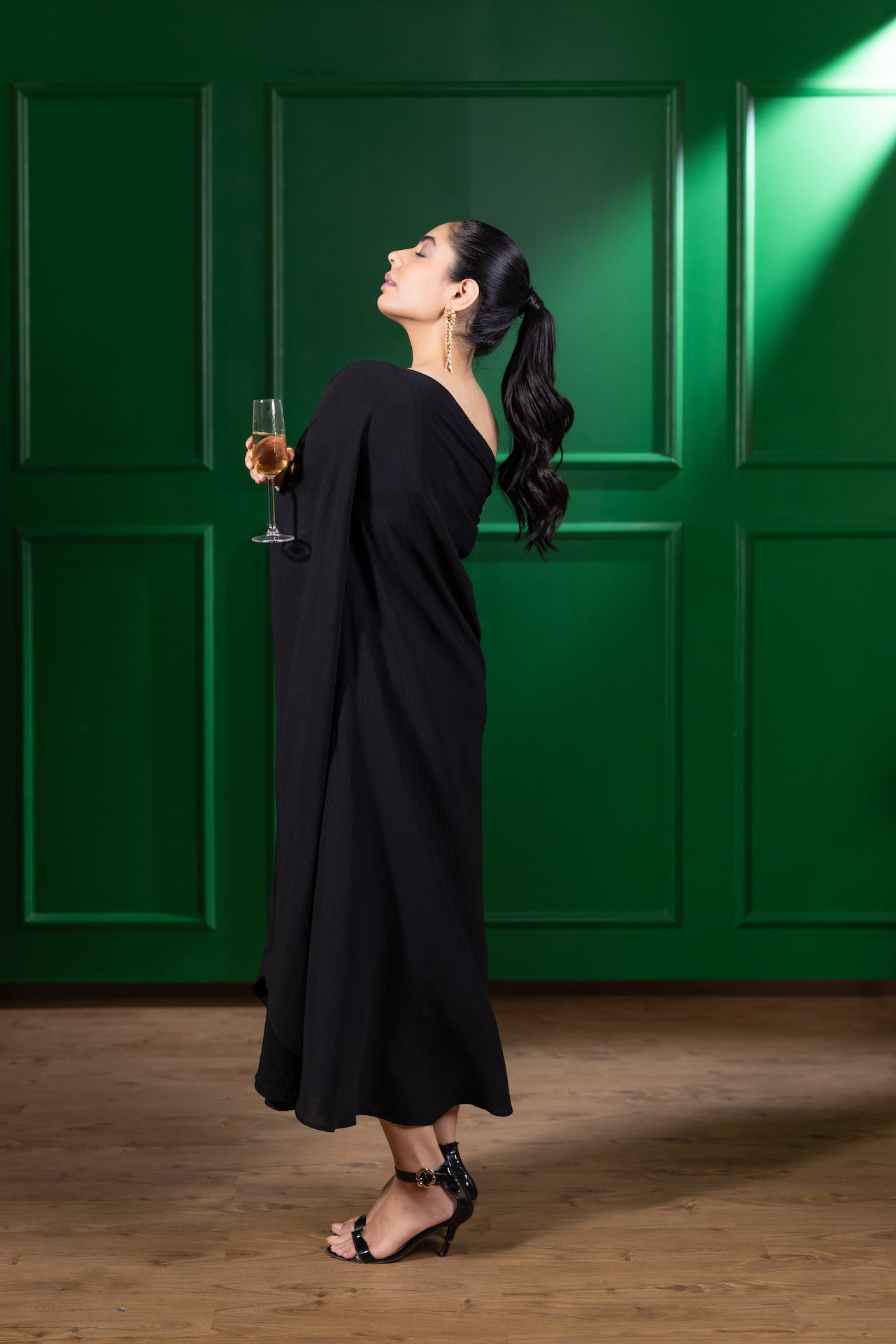 UNO Mystique - London Black Cocktail Dress